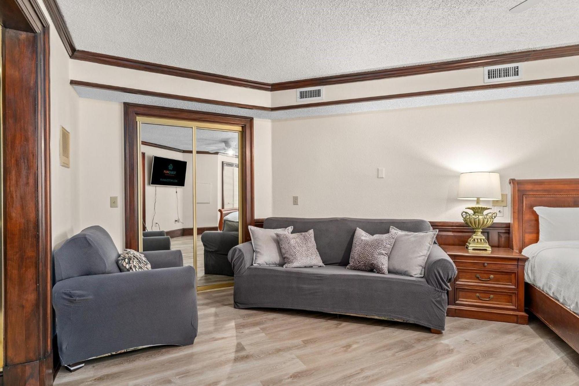 The Summit 1501 Apartment